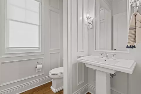 Bath - 2427 E Highpond Xing, Appleton, WI 54913 photo 1 of 10