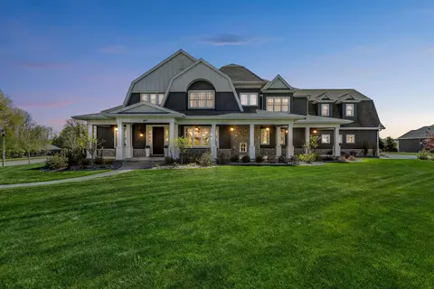 2427 E Highpond Xing, Appleton, WI 54913
