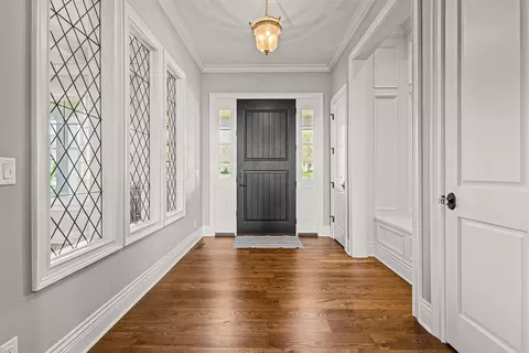 Entry Way - 2427 E Highpond Xing, Appleton, WI 54913 photo 2 of 18