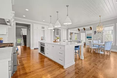 Kitchen - 2427 E Highpond Xing, Appleton, WI 54913 photo 6 of 7