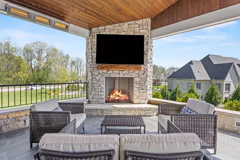 Exterior - 2427 E Highpond Xing, Appleton, WI 54913 photo 6 of 12