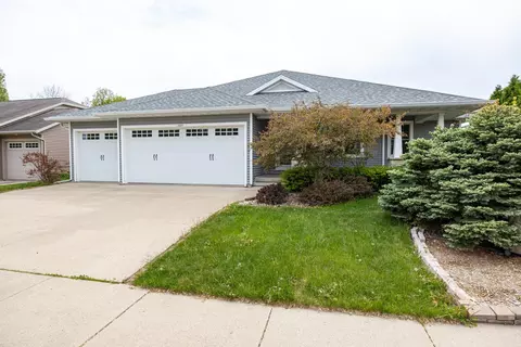 3221 Mockingbird Way, Oshkosh, WI 54904