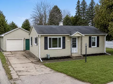 1705 30th Ave, Menominee, MI 49858