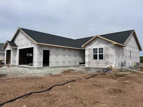 8334 Marlo Ave, Neenah, WI 54956