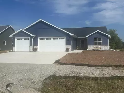8334 Marlo Ave, Neenah, WI 54956