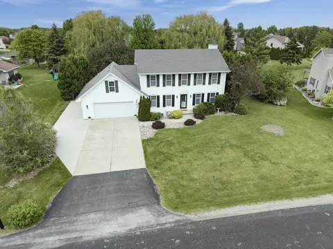 70 Overland Trl, Oshkosh, WI 54904
