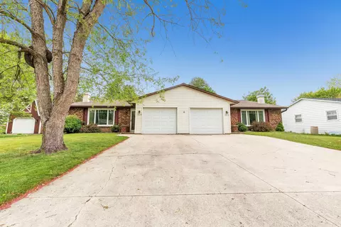 1622 Canary Ln, Green Bay, WI 54304