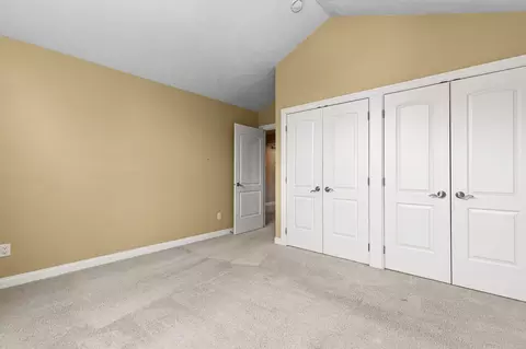Bedroom - 424 E Tallgrass Dr, Appleton, WI 54913 photo 6 of 9