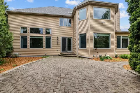 Exterior - 424 E Tallgrass Dr, Appleton, WI 54913 photo 9 of 16