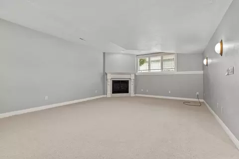 Living - 424 E Tallgrass Dr, Appleton, WI 54913 photo 11 of 11
