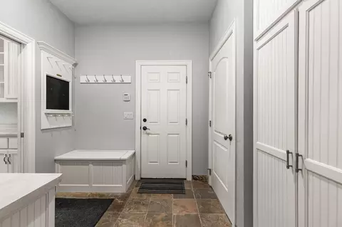 Entry Way - 424 E Tallgrass Dr, Appleton, WI 54913 photo 7 of 7