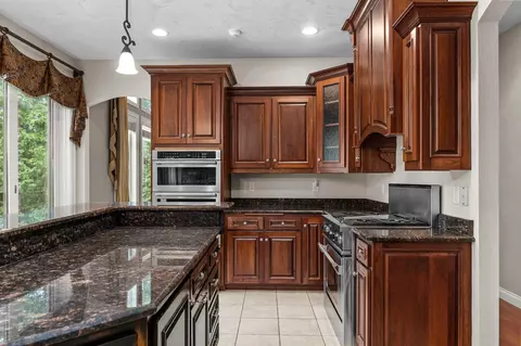 Kitchen - 424 E Tallgrass Dr, Appleton, WI 54913 photo 2 of 8