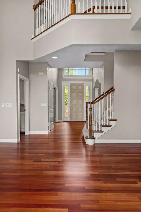 Entry Way - 424 E Tallgrass Dr, Appleton, WI 54913 photo 2 of 7