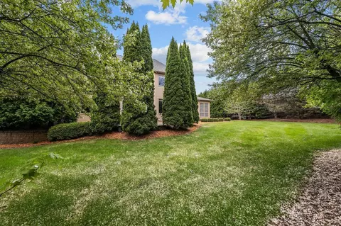 Exterior - 424 E Tallgrass Dr, Appleton, WI 54913 photo 8 of 16