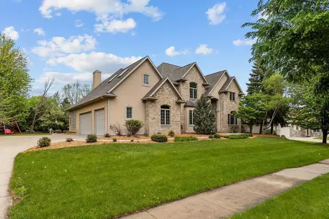 Exterior - 424 E Tallgrass Dr, Appleton, WI 54913 photo 6 of 16