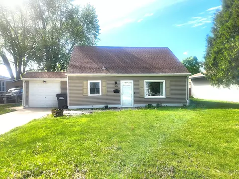 1408 Bismarck St, Allouez, WI 54301