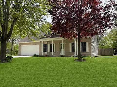 104 Riverwood Ct, Mishicot, WI 54228