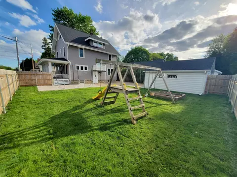 Exterior - 719 S Memorial Dr, Appleton, WI 54911 photo 4 of 5