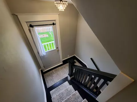 Entry Way - 719 S Memorial Dr, Appleton, WI 54911 photo 3 of 5