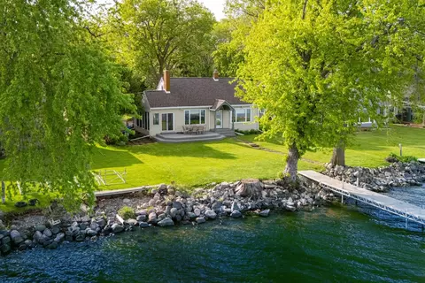 188 Adella Beach Rd, Neenah, WI 54956