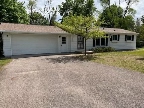 1218 Terrace Ct, Waupaca, WI 54981