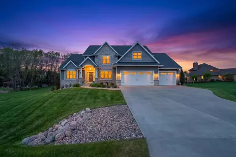 3400 Amber Ln, Green Bay, WI 54311