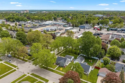 View/Area - 1405 W Brewster St, Appleton, WI 54914 photo 6 of 7