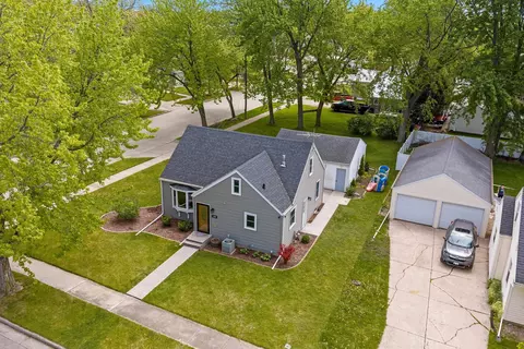 View/Area - 1405 W Brewster St, Appleton, WI 54914 photo 2 of 7