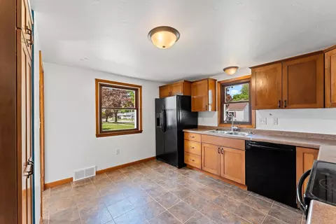 Kitchen - 1405 W Brewster St, Appleton, WI 54914 photo 2 of 3