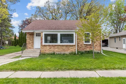 1034 Adams Ave, Oshkosh, WI 54902