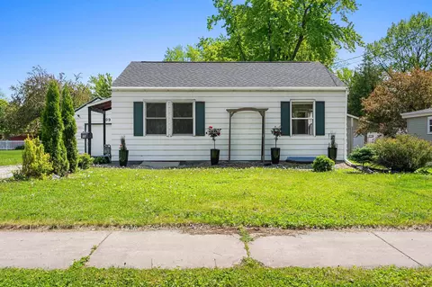 709 W 8th St, Kaukauna, WI 54130