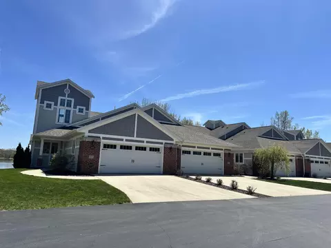 2621 Bay Harbor Cir, Green Bay, WI 54304