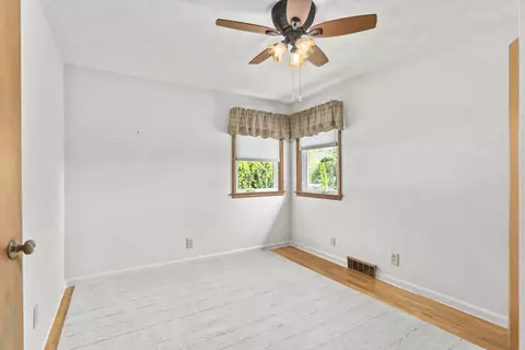 Bedroom - 2627 W Heather Ave, Appleton, WI 54914 photo 6 of 7
