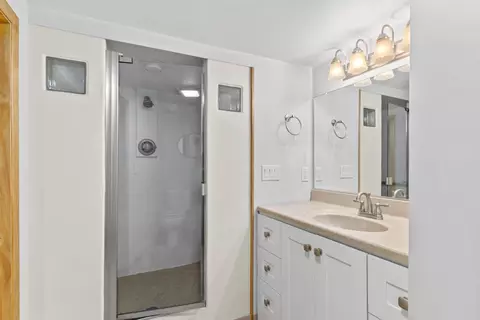 Bath - 2627 W Heather Ave, Appleton, WI 54914 photo 3 of 3