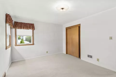 Bedroom - 2627 W Heather Ave, Appleton, WI 54914 photo 5 of 7