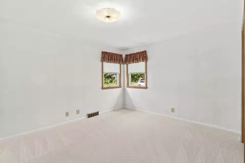 Bedroom - 2627 W Heather Ave, Appleton, WI 54914 photo 3 of 7