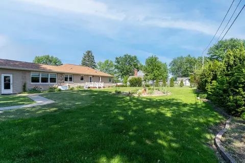 Exterior - 2627 W Heather Ave, Appleton, WI 54914 photo 3 of 4
