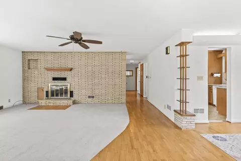 Living - 2627 W Heather Ave, Appleton, WI 54914 photo 1 of 4