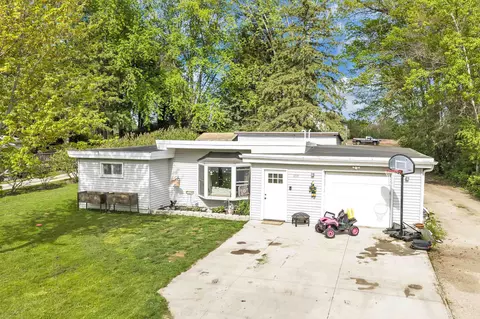 1159 Hobart Dr, Green Bay, WI 54304