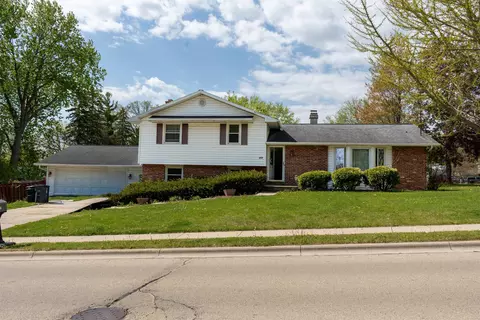 418 Greene Ave, Allouez, WI 54301
