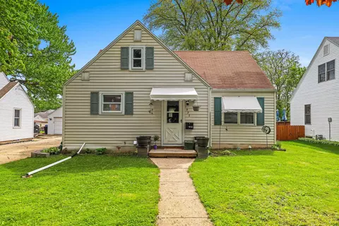 1932 N Division St, Appleton, WI 54911