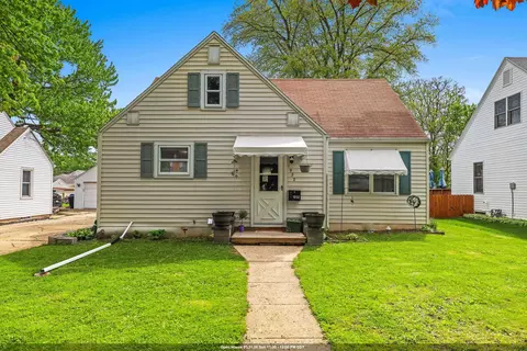 1932 N Division St, Appleton, WI 54911