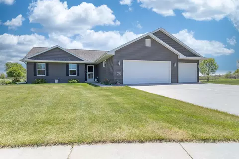 1104 Charlene Ave, Omro, WI 54963