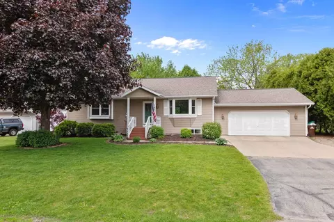 1433 W Roselawn Dr, Appleton, WI 54914