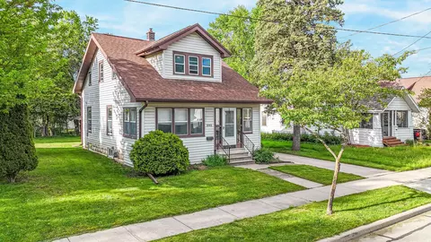 Exterior - 110 E Dall St, Appleton, WI 54911 photo 3 of 5