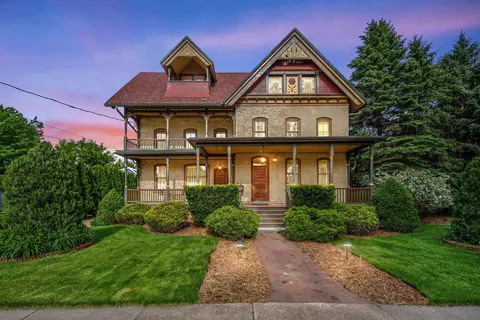348 Naymut St, Menasha, WI 54952