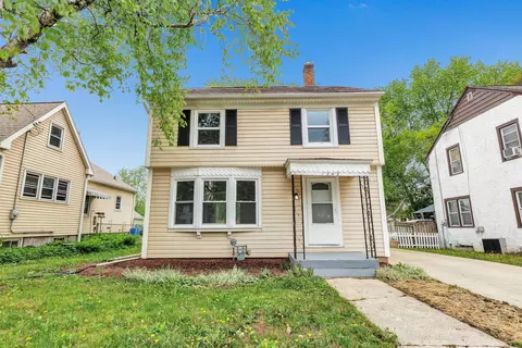 1242 Shawano Ave, Green Bay, WI 54303