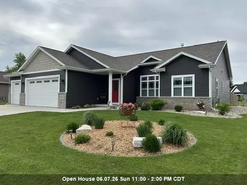 606 W 3rd St, Shawano, WI 54166