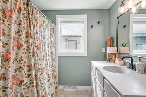 Bath - 3033 E Canary St, Appleton, WI 54915 photo 1 of 6