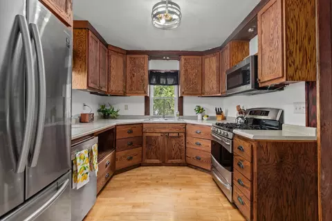 Kitchen - 1028 W Summer St, Appleton, WI 54914 photo 2 of 3